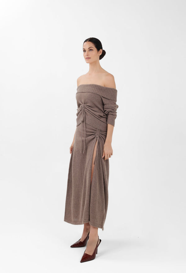 Cashmere Off-the-Shoulder Sweater in Sand