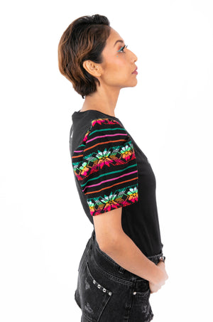 Sarape Con Ovarios.™ T-shirt