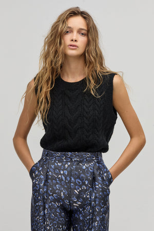 Otto Knitted Vest - Black