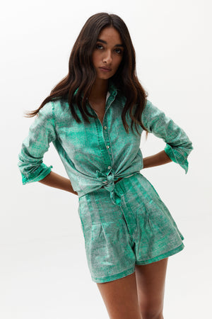 Frida Metallic Linen Shorts - Emerald Green