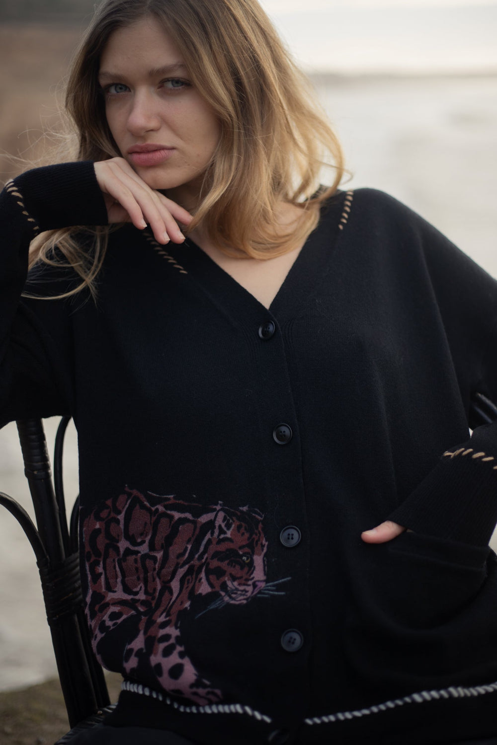 Cardigan Snow Leopard Black