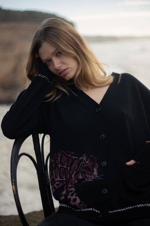 Cardigan Snow Leopard Black