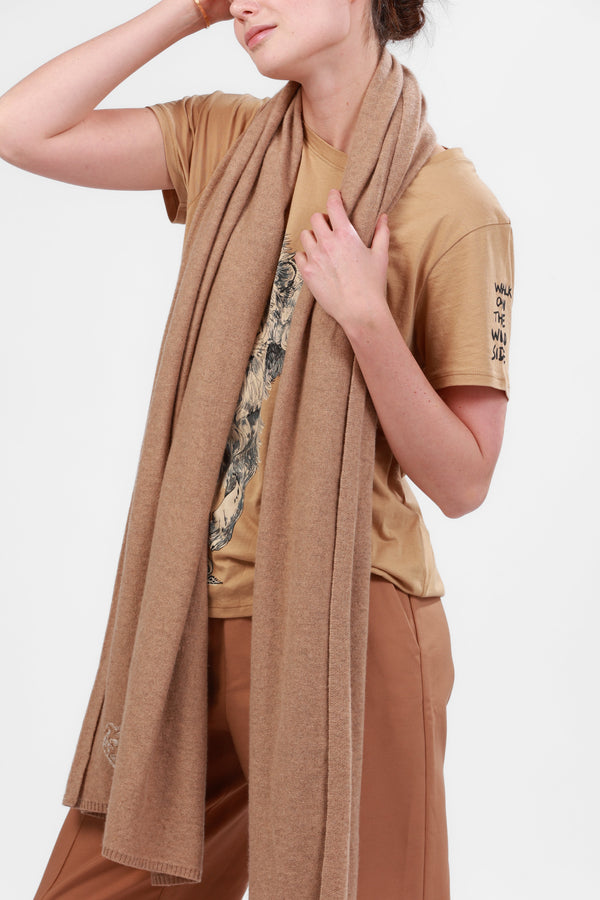 Throw Snow Camel