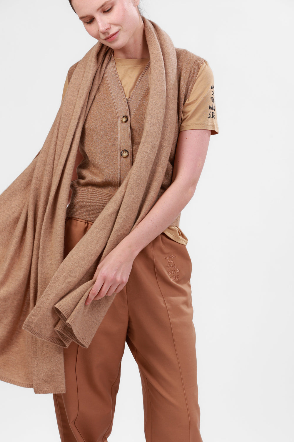 Throw Snow Camel