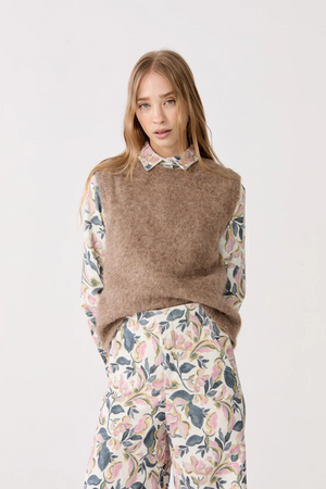 Alpaca Knitted Vest - Cookie