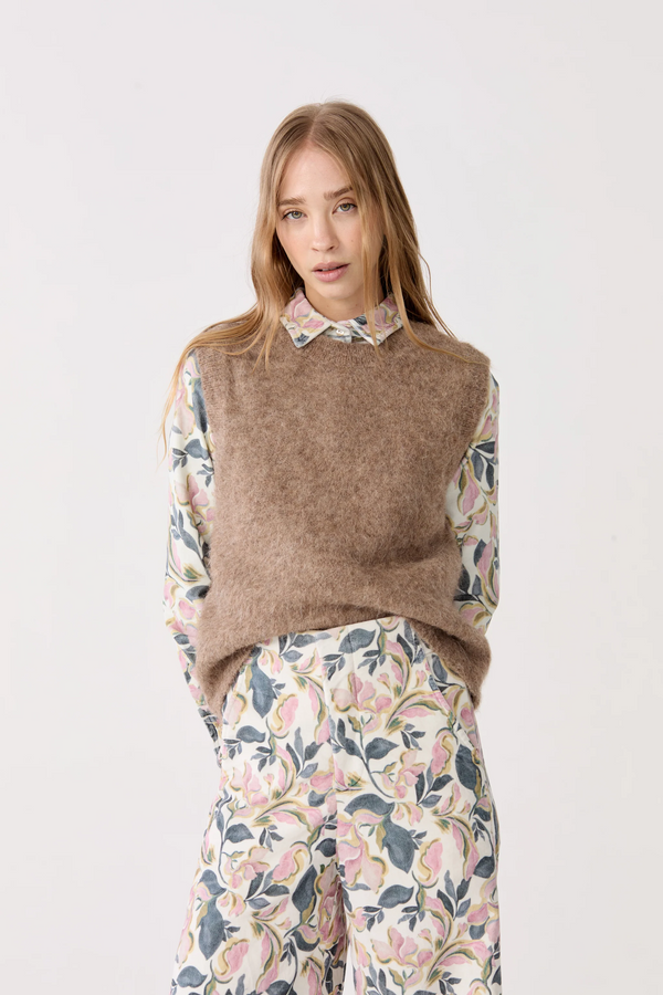 Alpaca Knitted Vest - Cookie